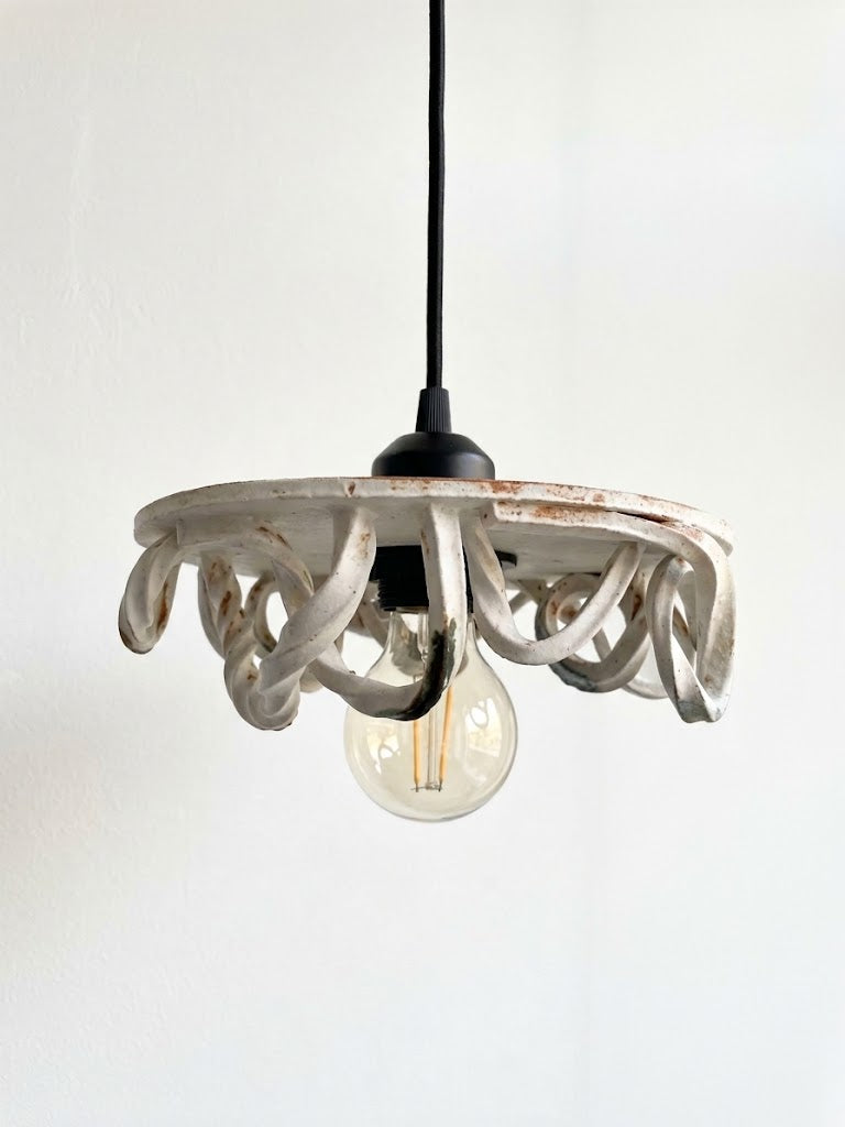 Wiggle light fitting